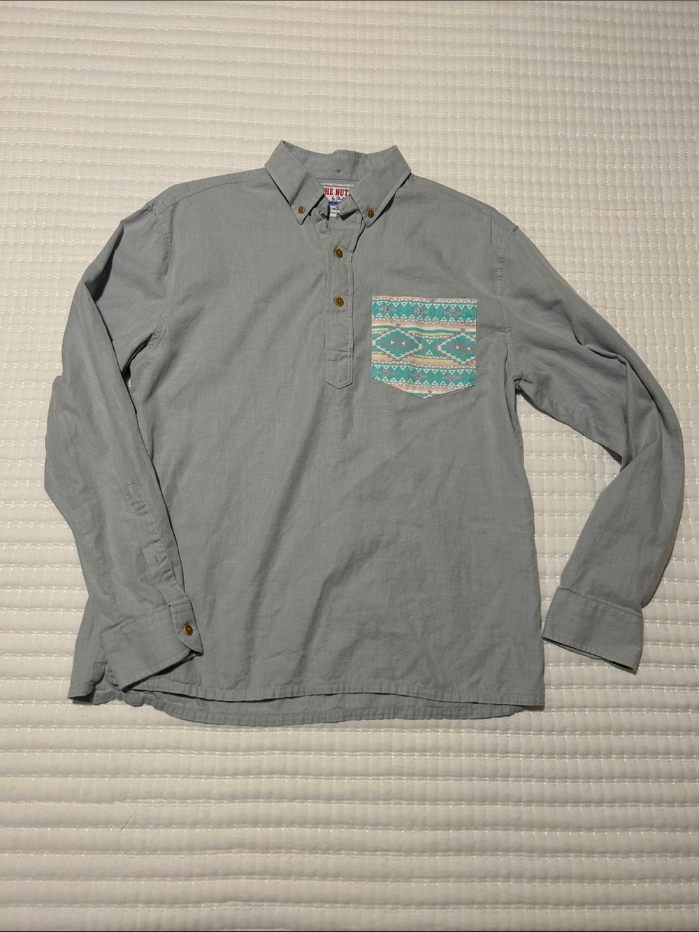 chubbies Light Gray Button-Down Shirt with Teal Patterned Pocket Medium